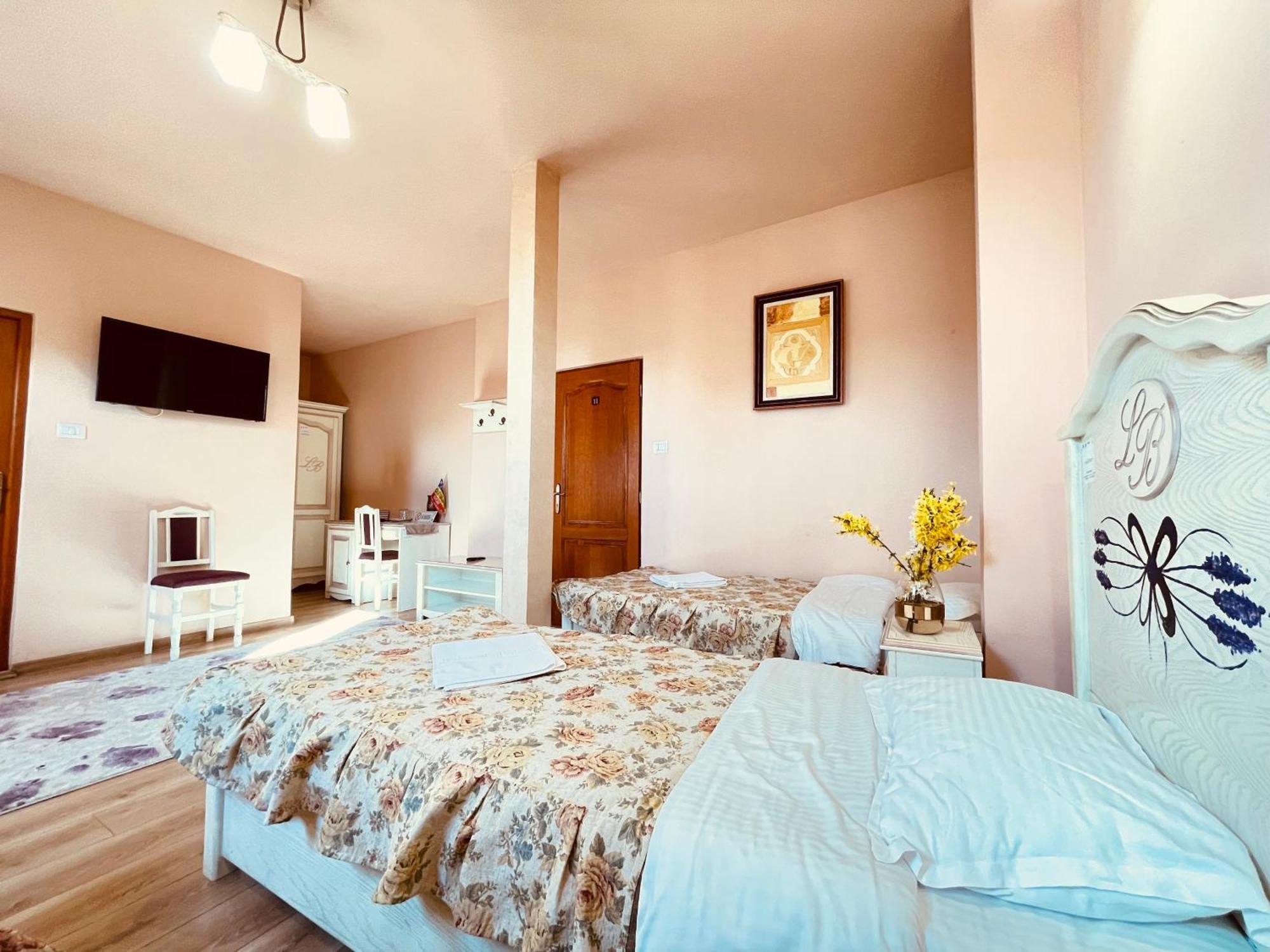 Leaganul Bucovinei Guest House Suceava Room photo