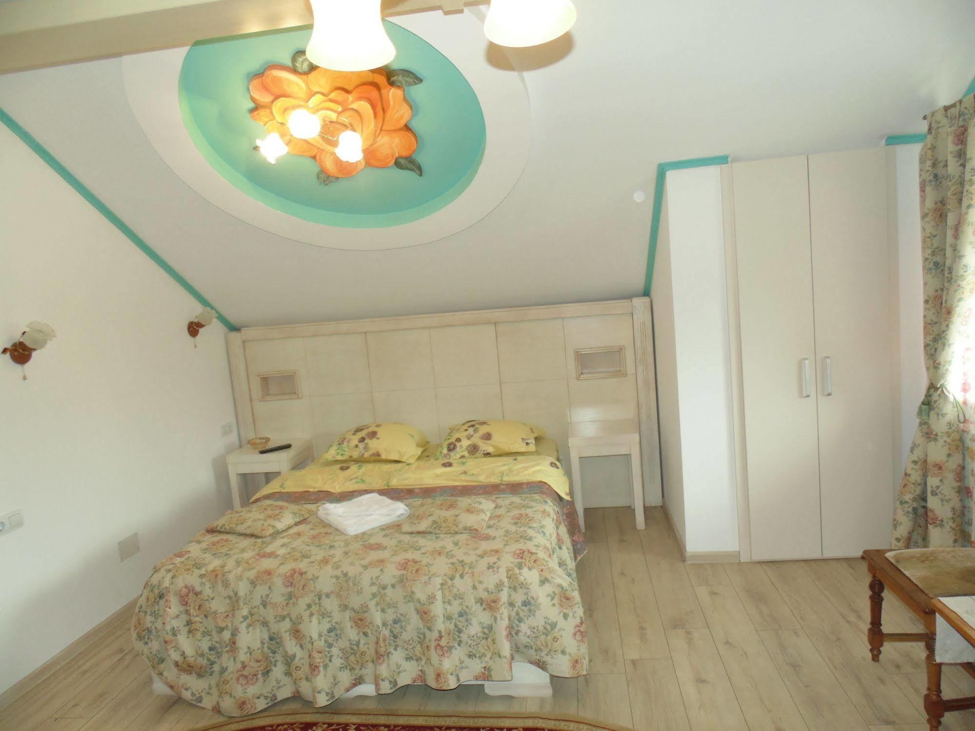 Leaganul Bucovinei Guest House Suceava Exterior photo