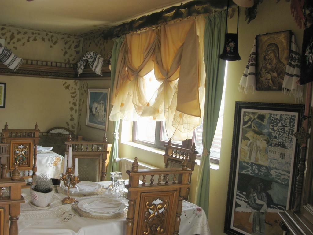 Leaganul Bucovinei Guest House Suceava Exterior photo